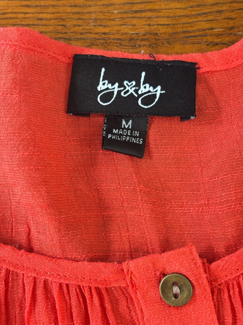 by & by Women’s M Coral Button-Front Tie Hem Crochet Shoulders Top - Picture 5 of 7